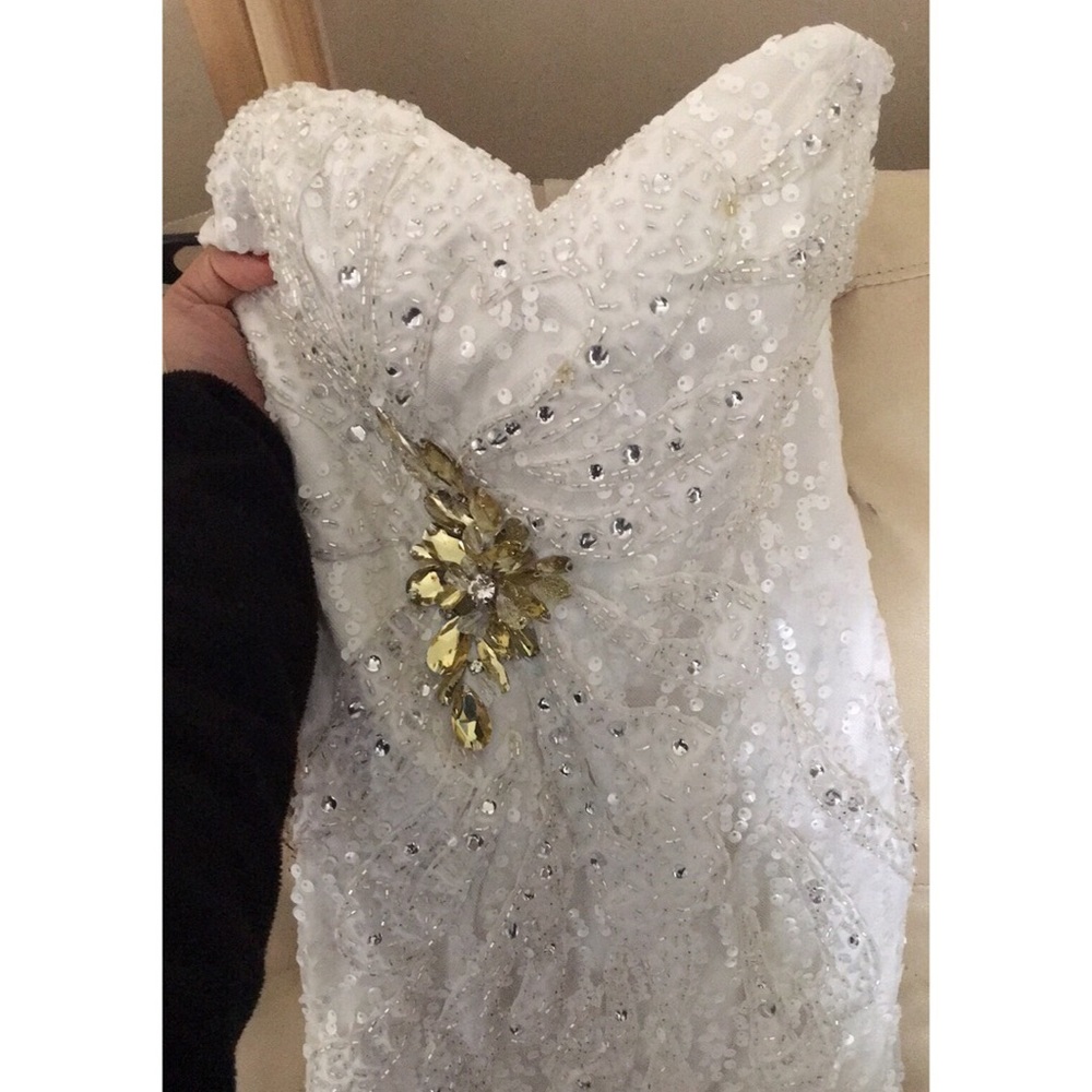 White prom/wedding dress